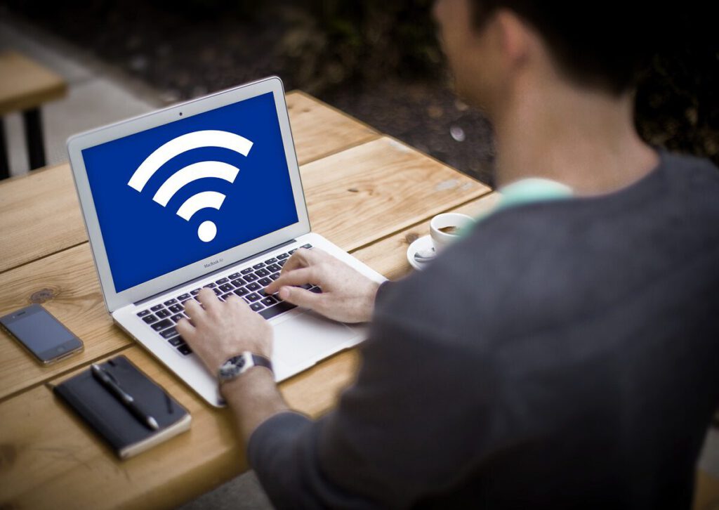 computer, business, wifi-3596169.jpg