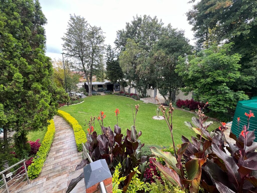 PHOTO-2025-04-28-23-01-23