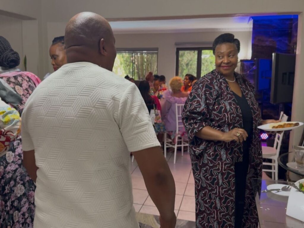 PHOTO-2025-12-12-21-16-27